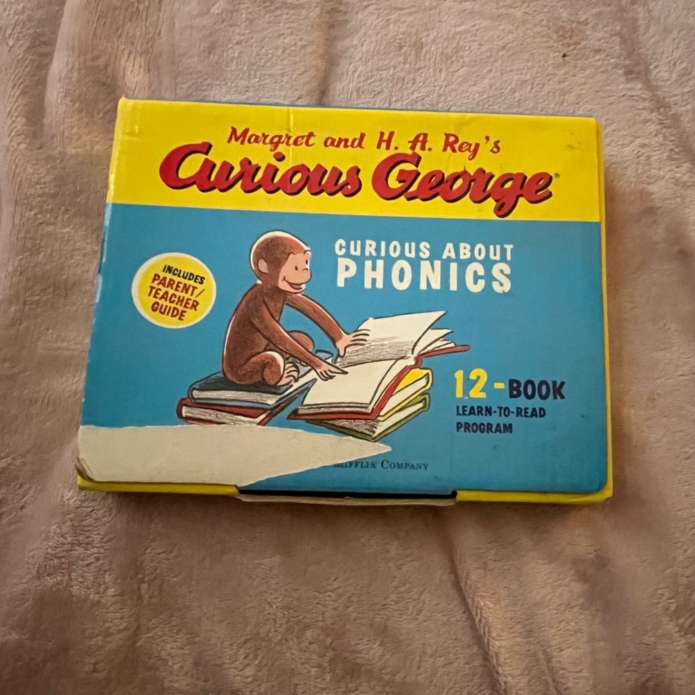 Curious George Phonics Book Set